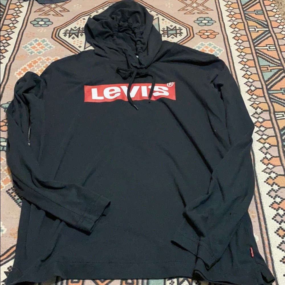 Levi’s sweatshirt